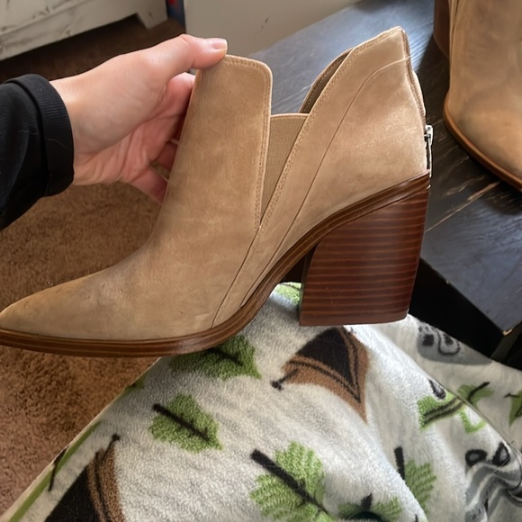 Vince Camuto booties - Picture 5 of 5